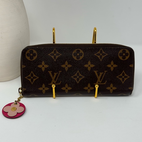Louis Vuitton Handbags - 💯Authentic LOUIS VUITTON monogram Blooming Clemence Zippy wallet -pink/brown
